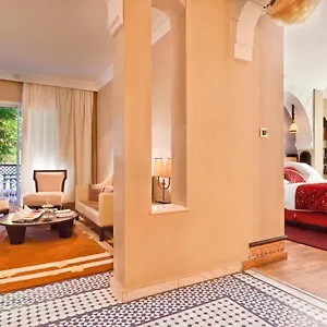 احجز هنا